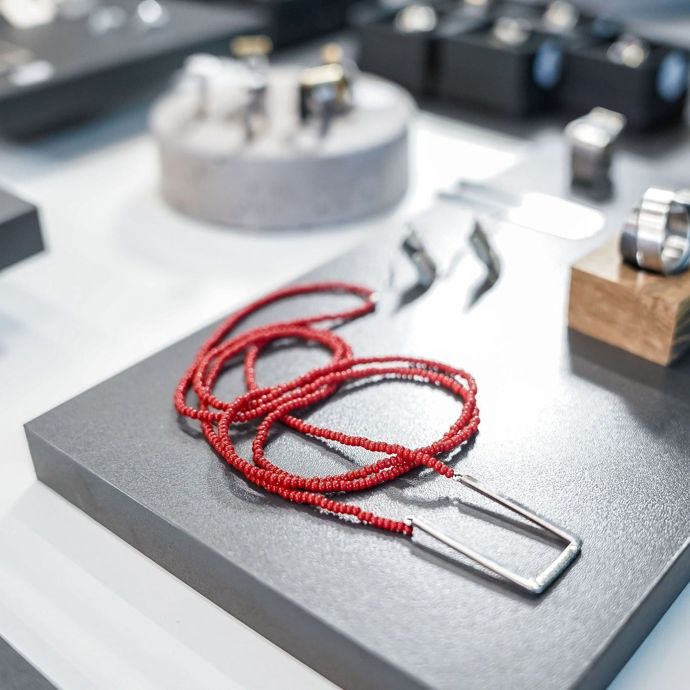 What are we keeping in Line / ogrlica /