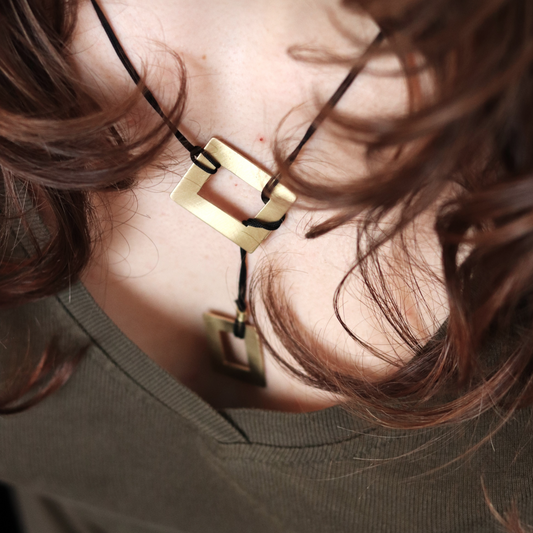 Ogrlica prozori mjed