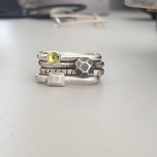 4U1 peridot / square / prsten