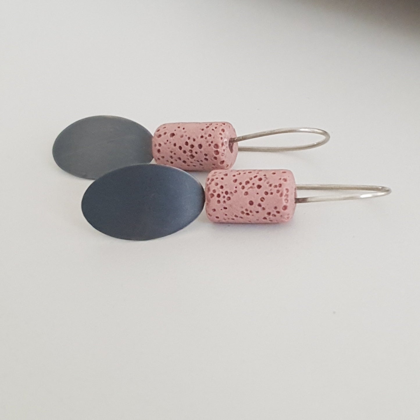 Long black oval / pink / naušnice