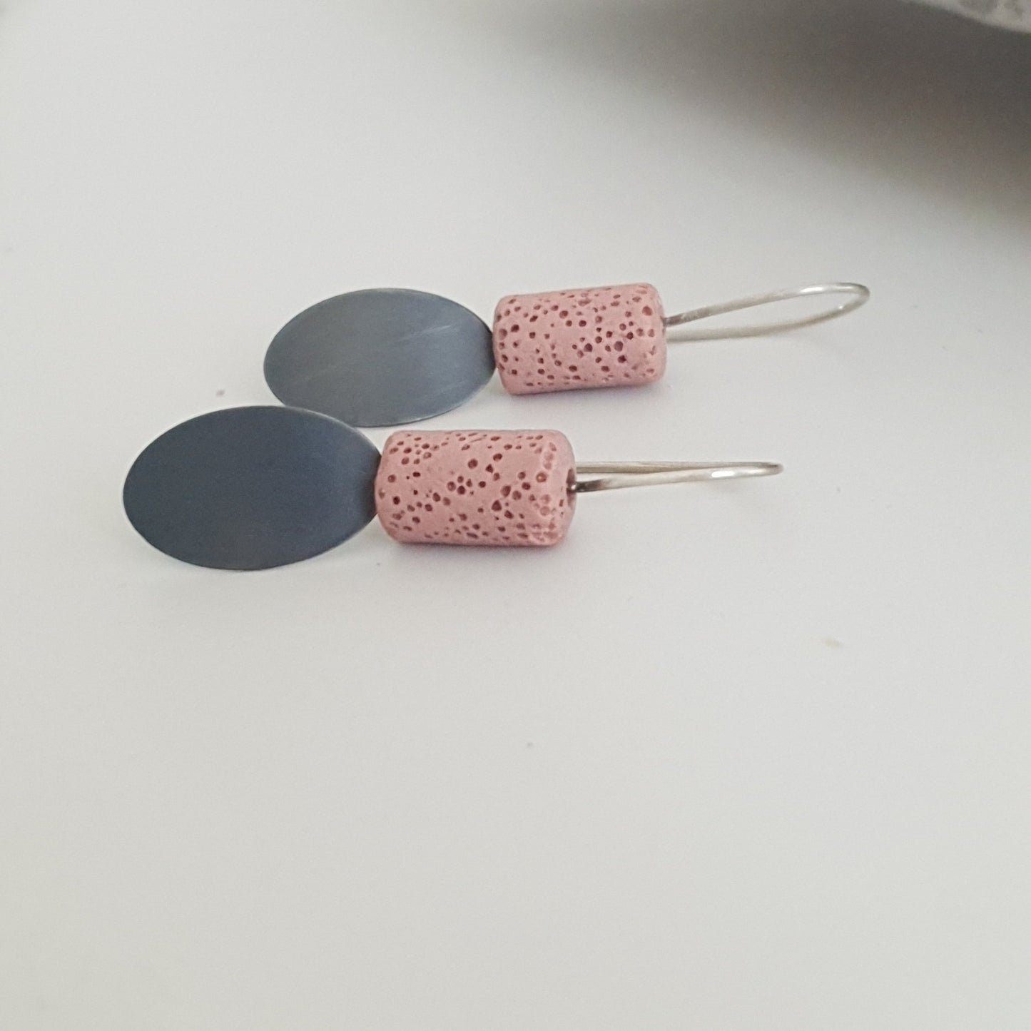 Long black oval / pink / naušnice