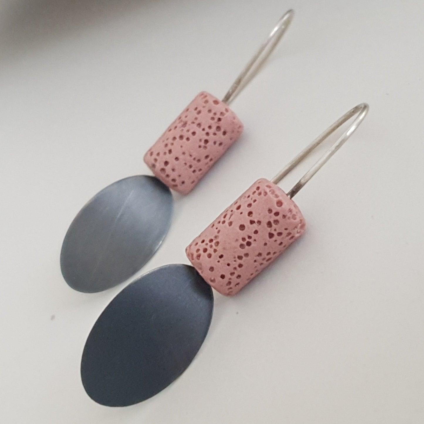 Long black oval / pink / naušnice