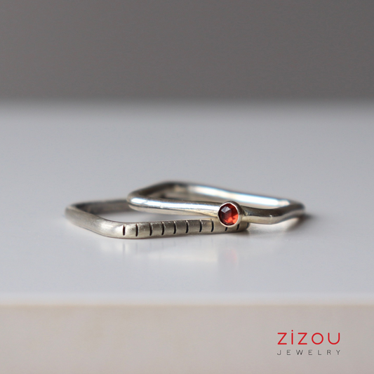 2U1 granat / square/ prsten