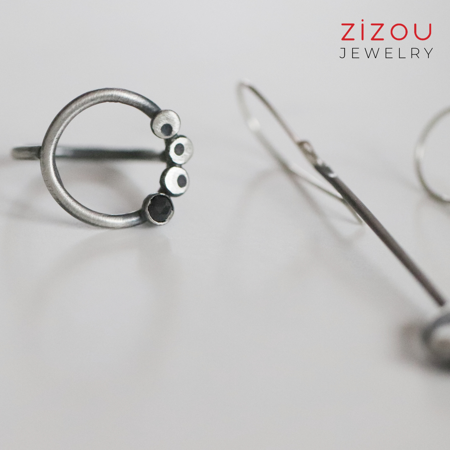 BuBBles / Black spinel / long
