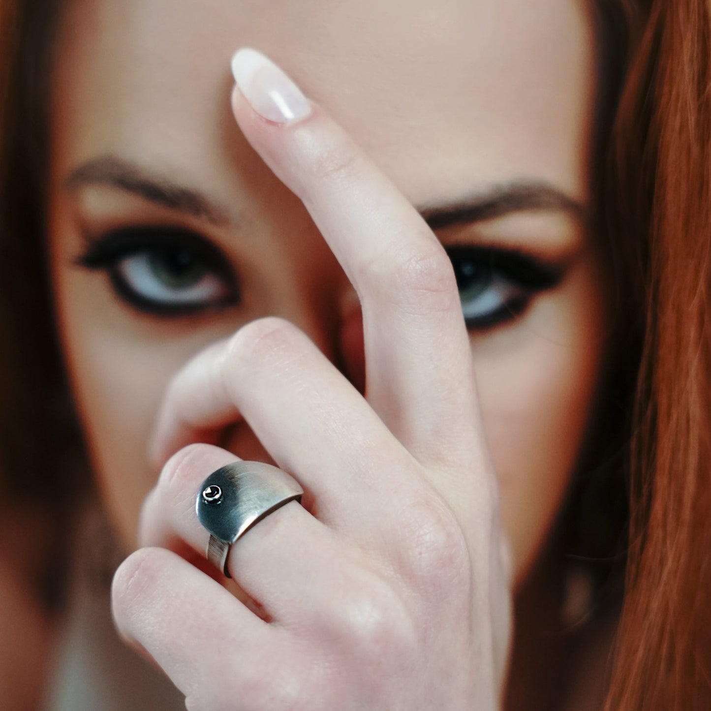 The Moon / Black spinel / prsten