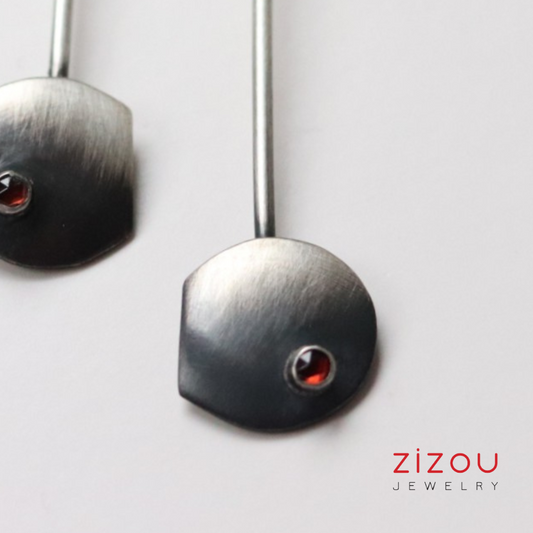 The Moon / granat / naušnice