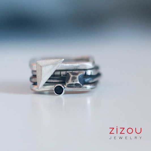 4U1 spinel I / square / prsten