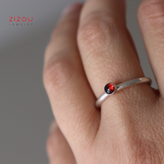 Minimal / granat / round / prsten