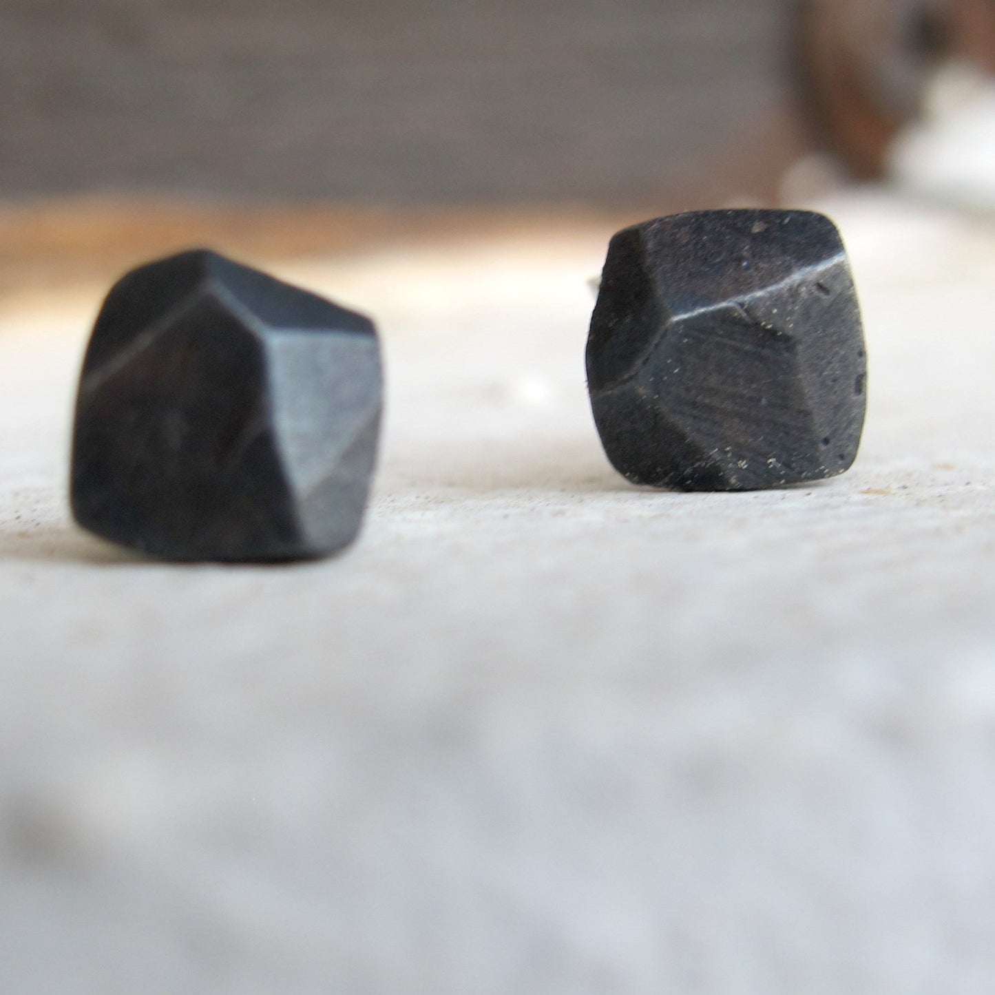 Stones M / Black / naušnice