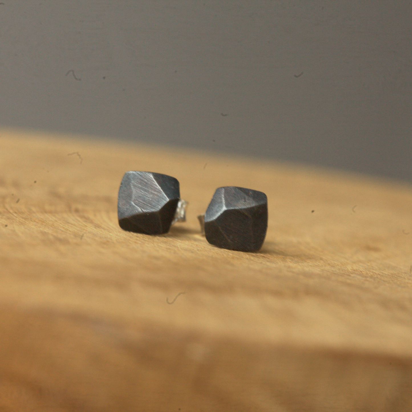 Stones M / Black / naušnice