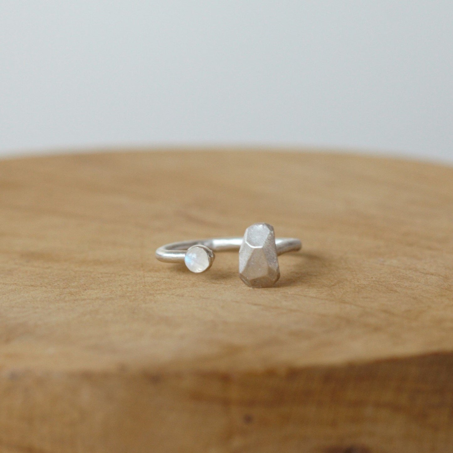 Stripes & Stones / moonstone / prsten