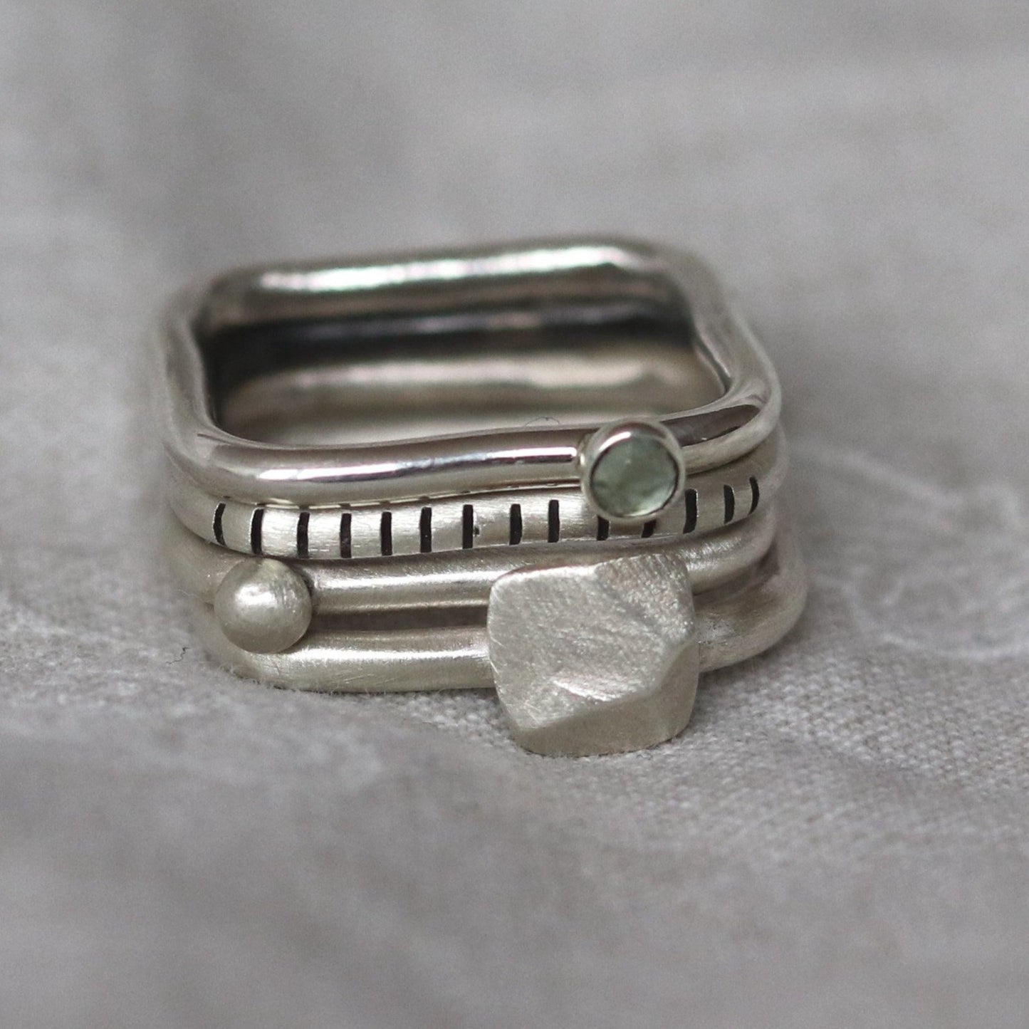 4U1 Spring vibes / prehnit / square/ prsten