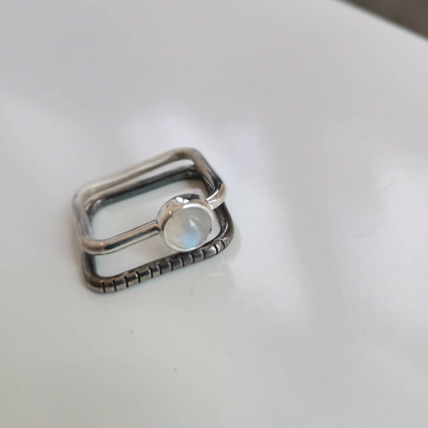 2U1 moonstone / square / prsten