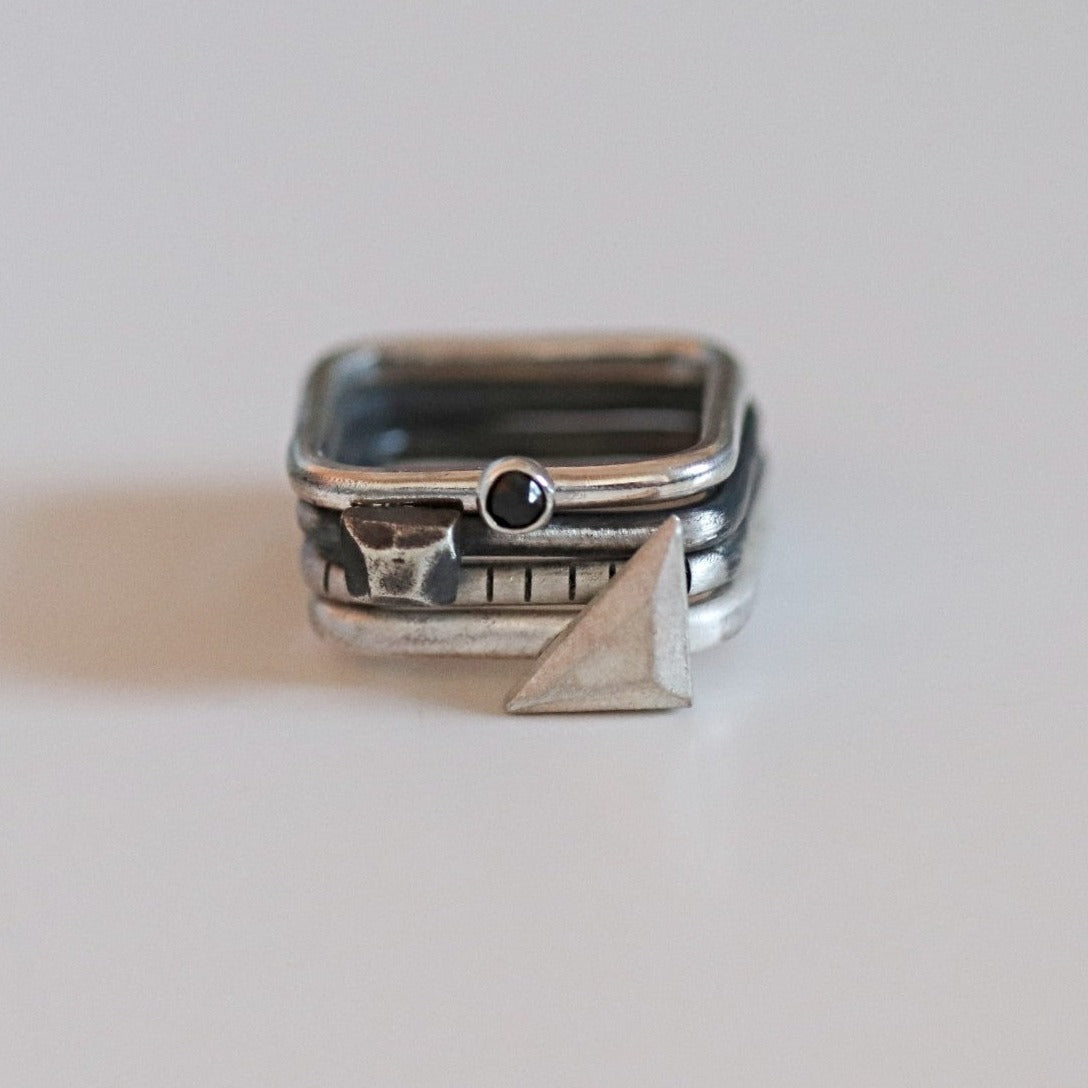4U1 spinel I / square / prsten