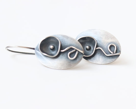 Crni cvijet oval / naušnice