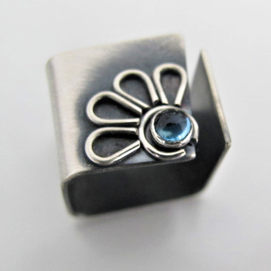 Tratinčica / topaz / square/ prsten