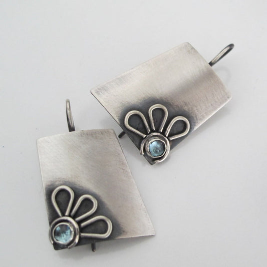 Tratinčica / topaz / naušnice