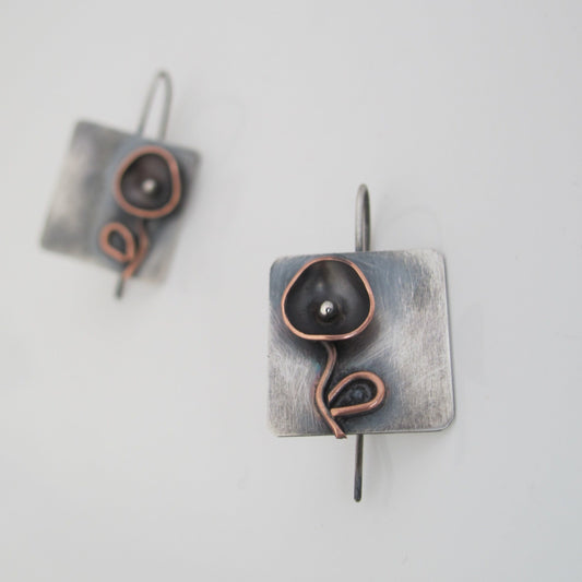 Crni cvijet / mix metala / naušnice