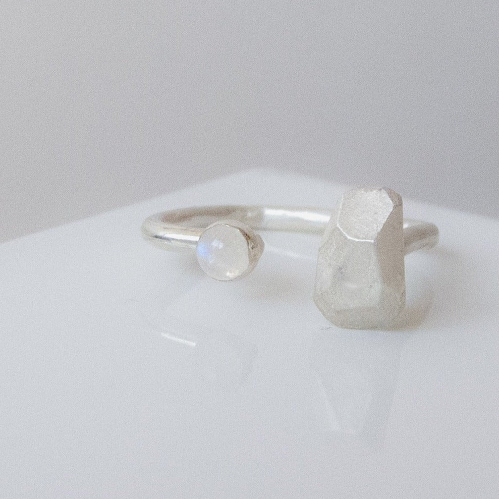 Stripes & Stones / moonstone / prsten