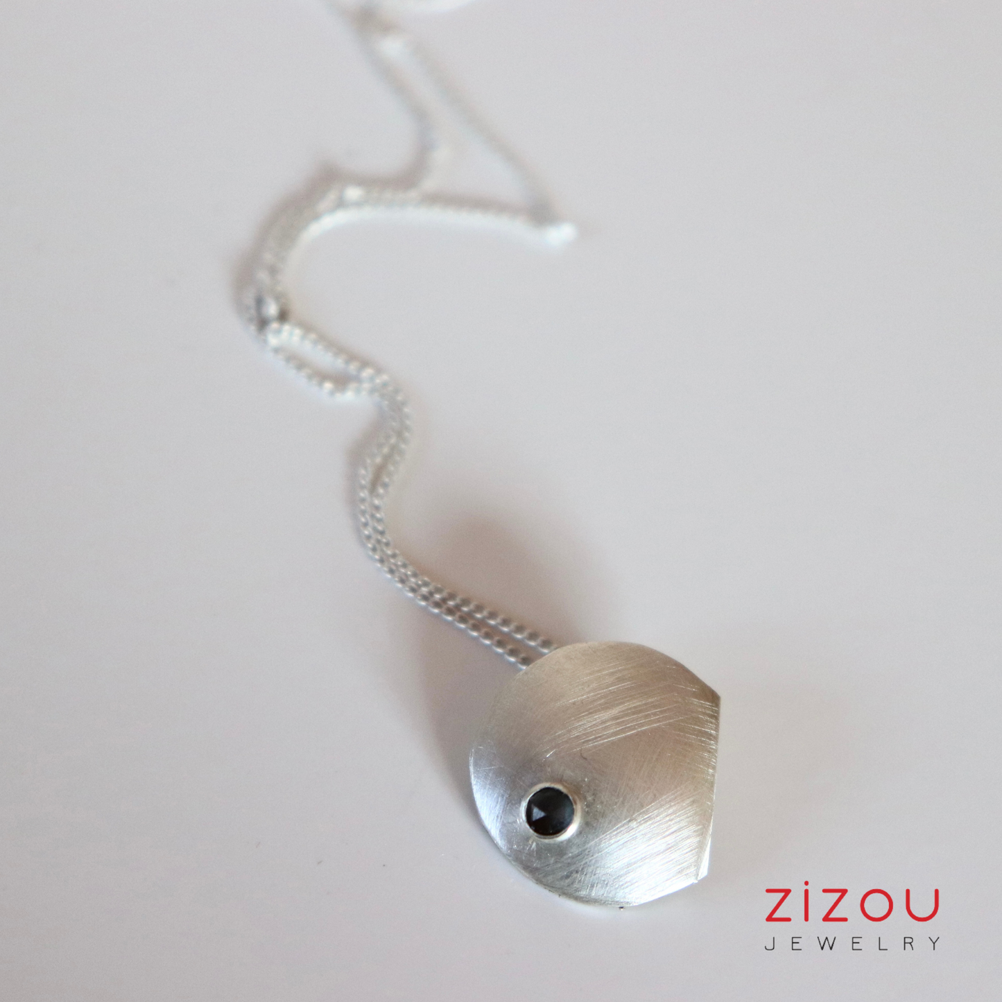 Full Moon / moonstone grey / ogrlica