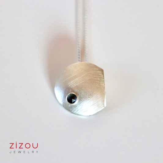 Full Moon / moonstone grey / ogrlica