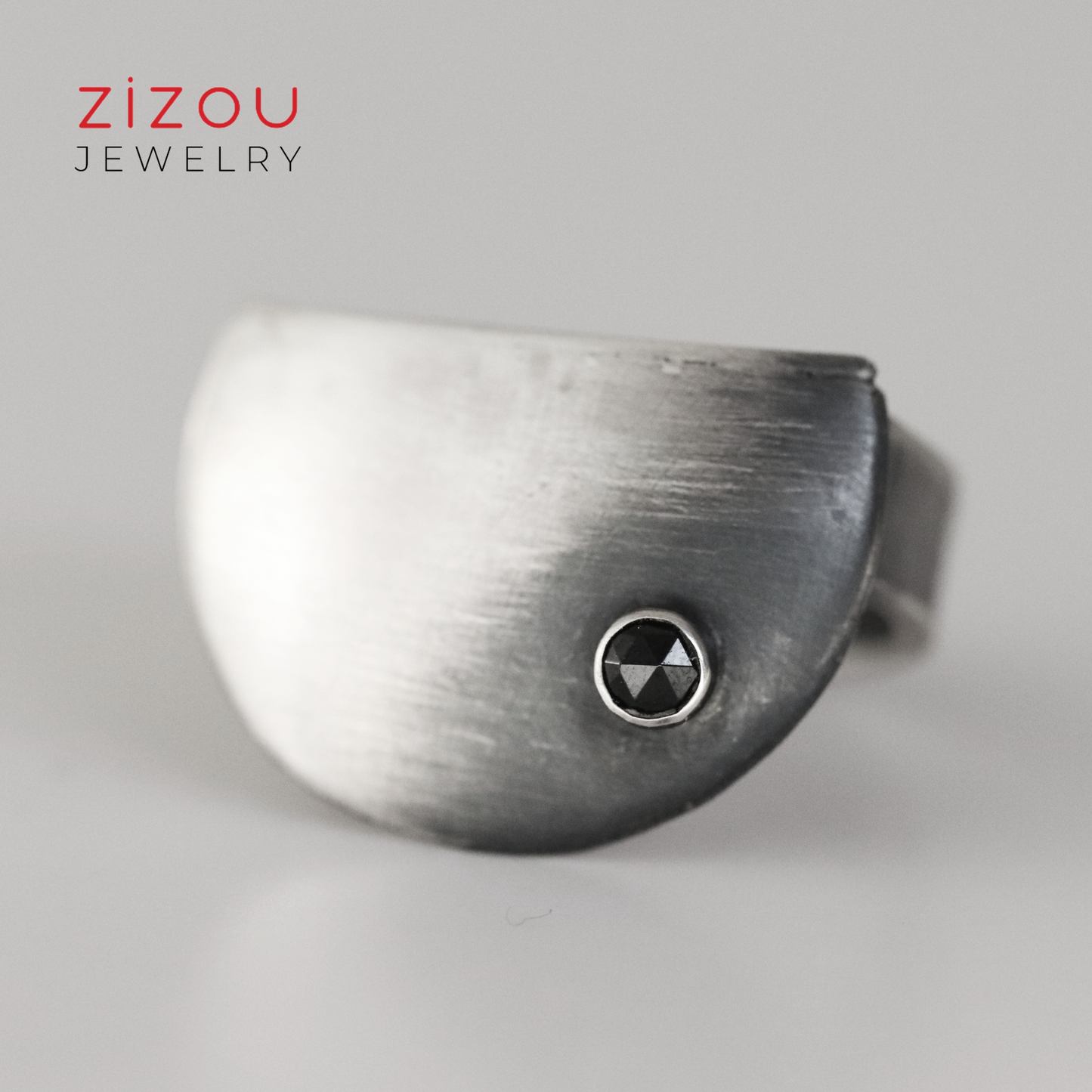 The Moon / Black spinel / prsten