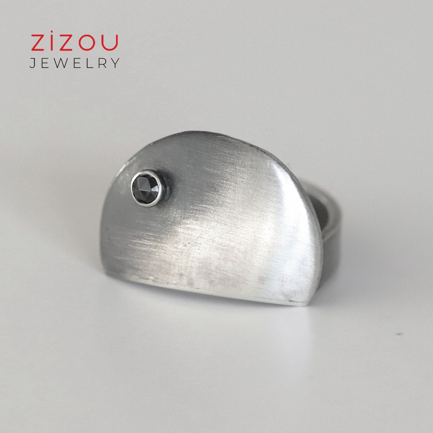 The Moon / Black spinel / prsten