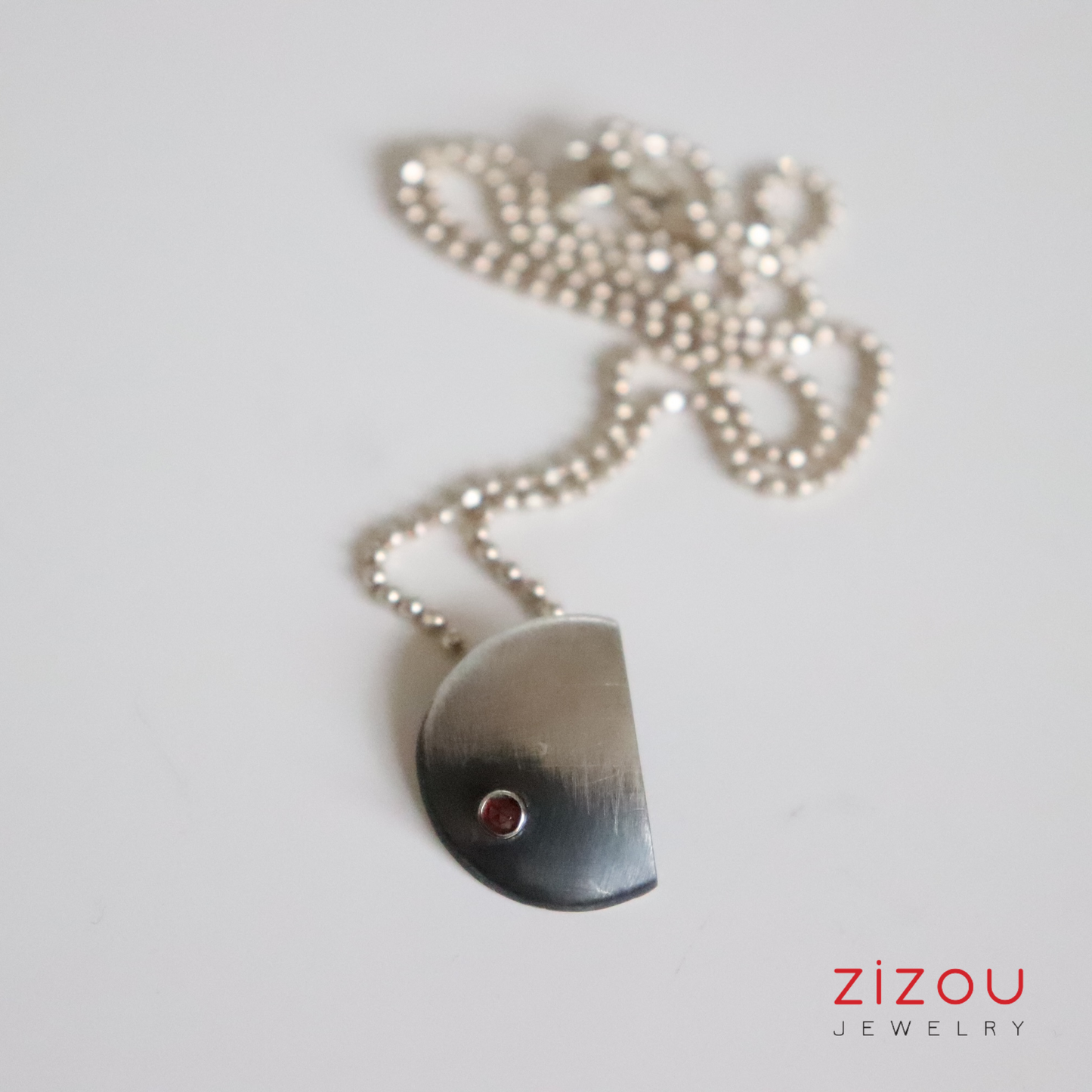 The Moon / granat / ogrlica
