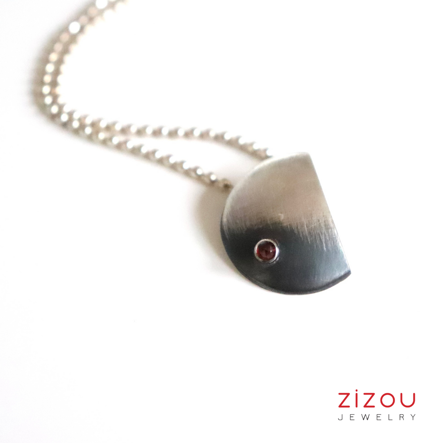 The Moon / granat / ogrlica