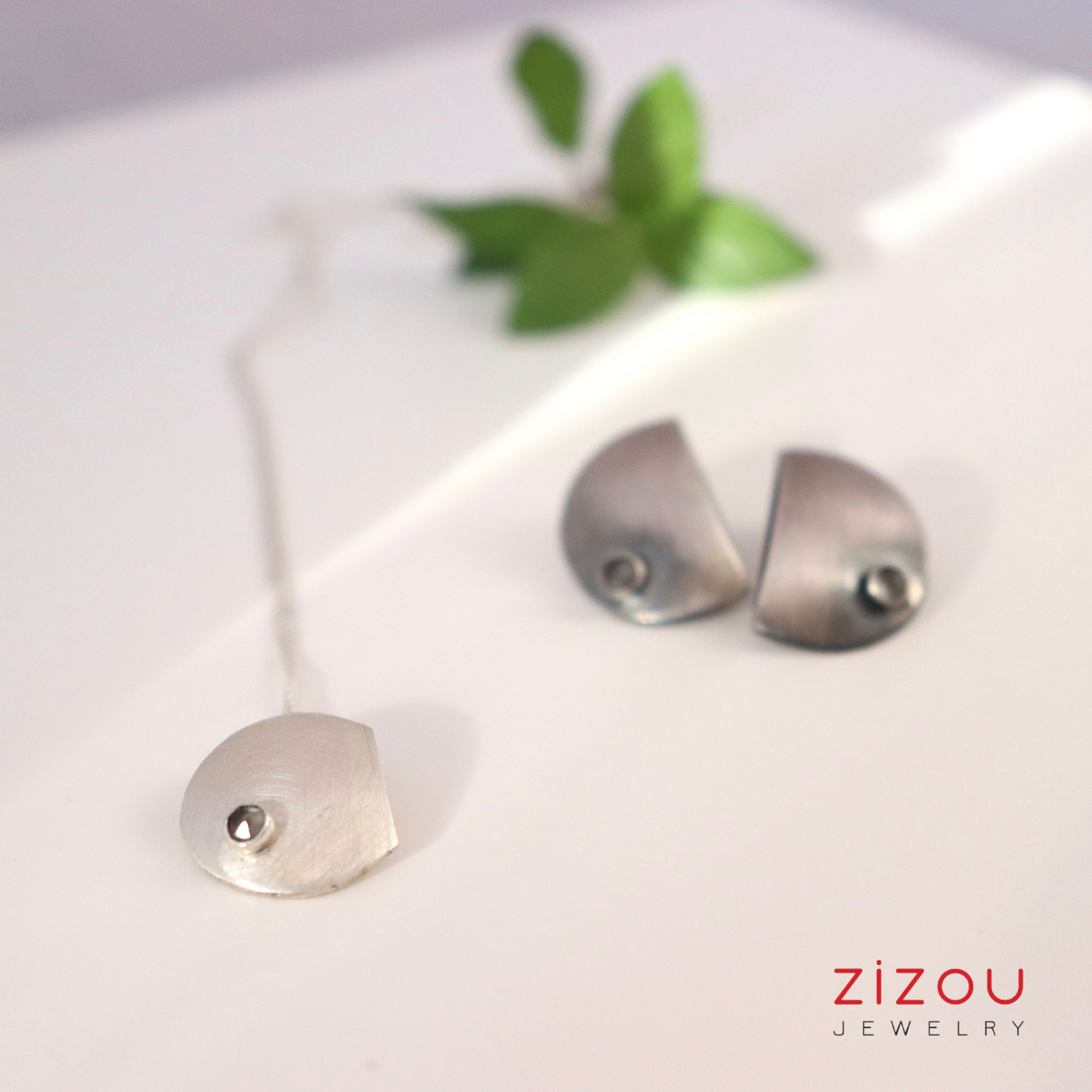 Full Moon / moonstone grey / ogrlica