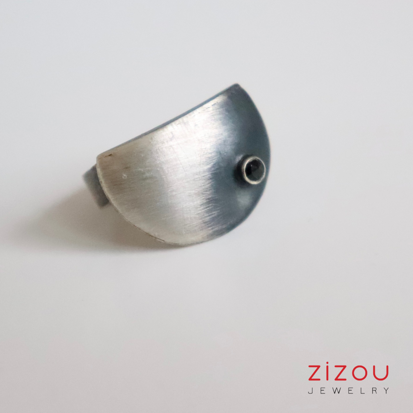 The Moon / Black spinel / prsten
