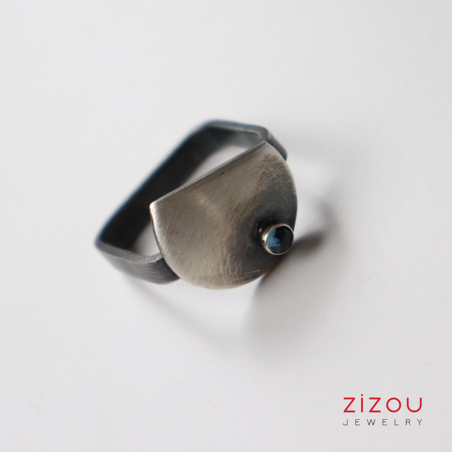 The Moon / topaz / prsten