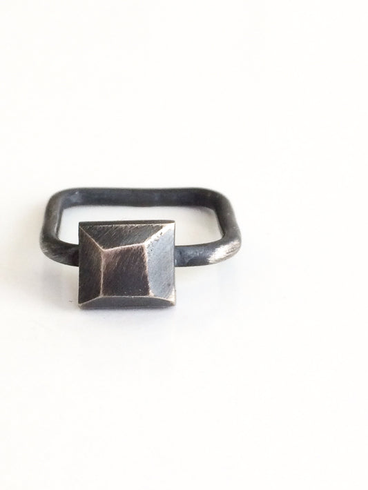 Kocka u dimenziji / prsten