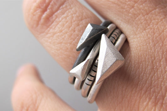 4U1 trokut / round / prsten