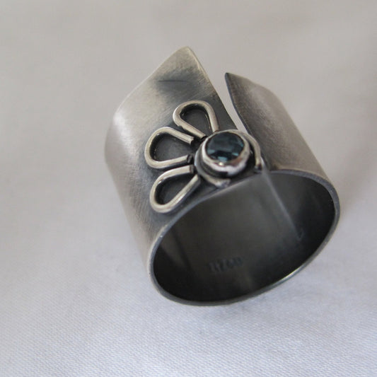 Tratinčica / topaz / round / prsten