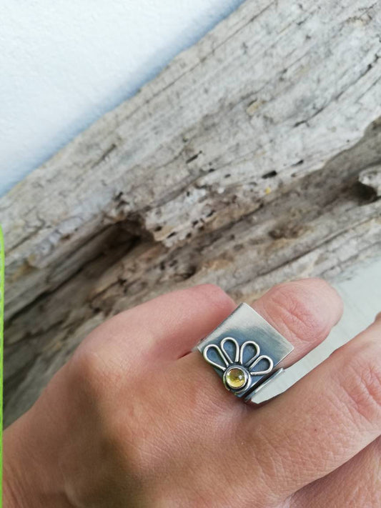 Tratinčica / citrin /prsten