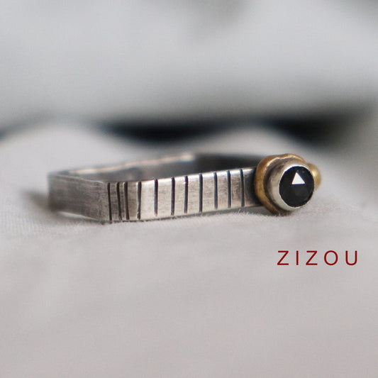 Crown prsten / crni spinel