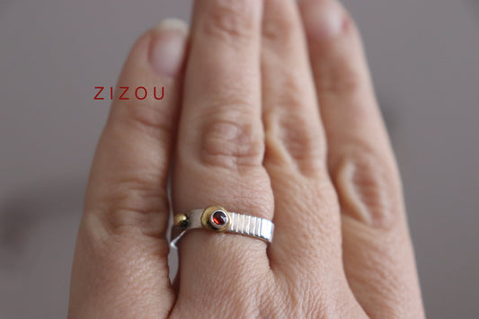 Crown prsten / granat