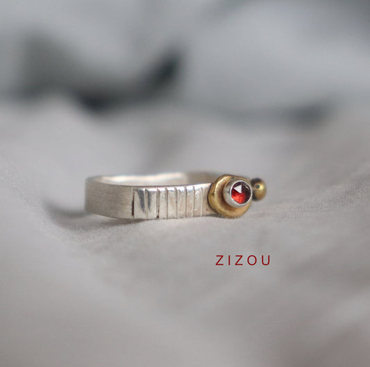 Crown prsten / granat