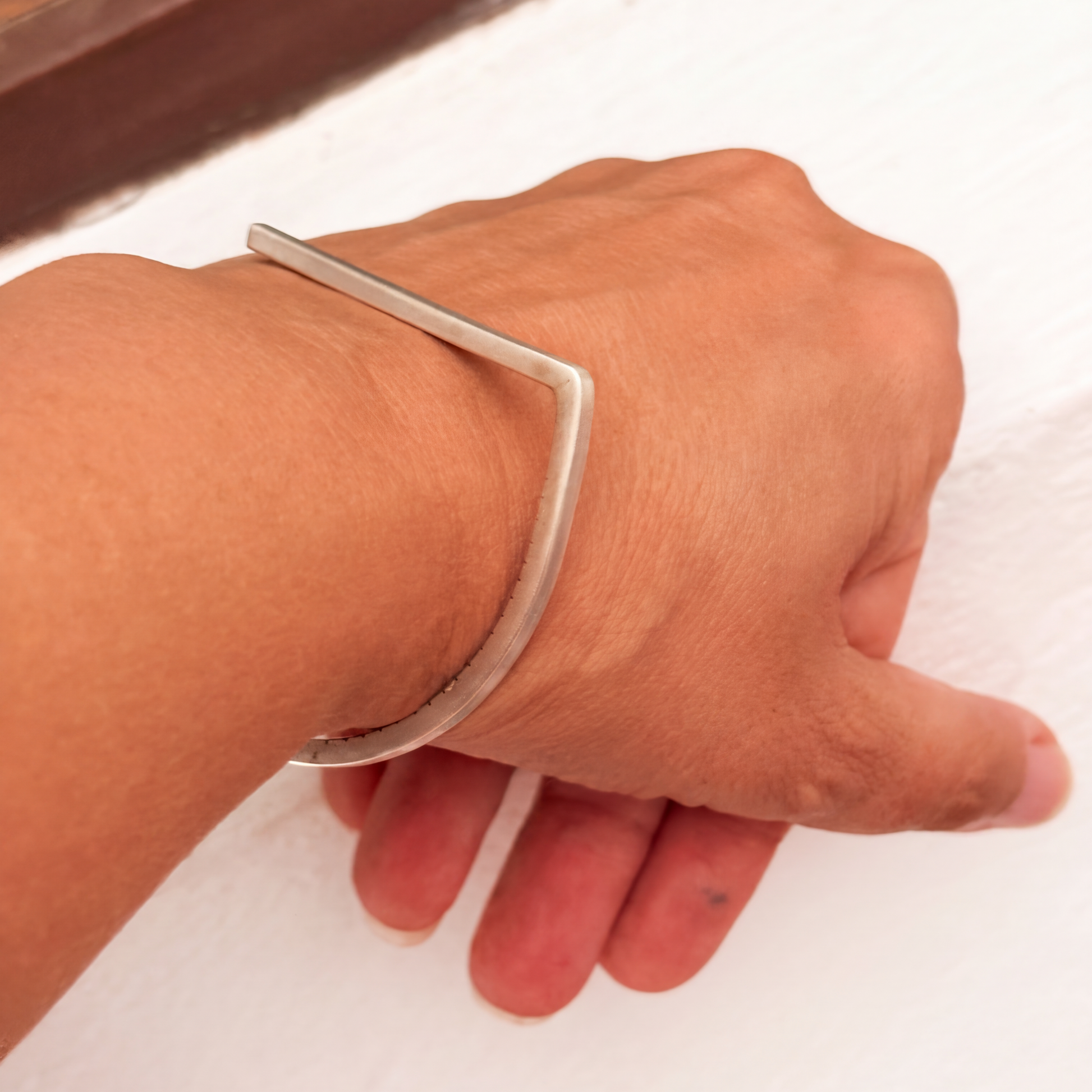 srebrena narkvica silver bracelet minimalist contemporary geometric