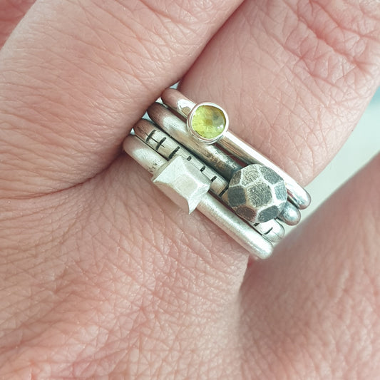 4U1 peridot / square / prsten