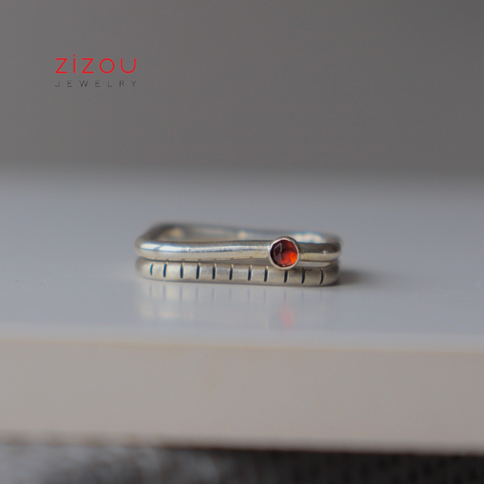 2U1 granat / square/ prsten