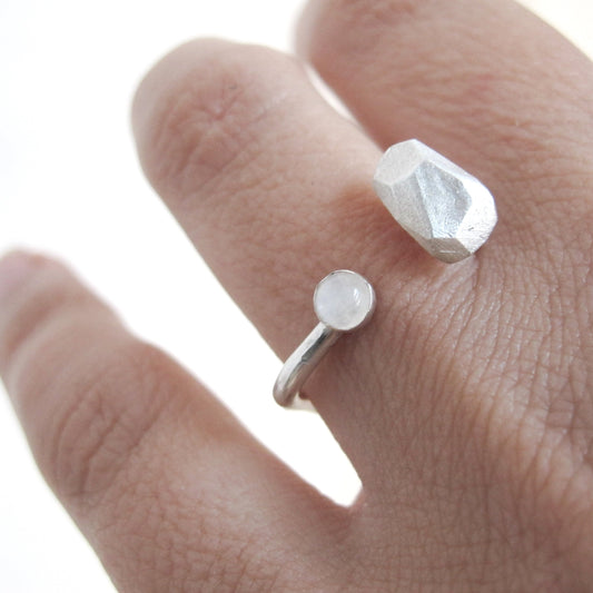 Stripes & Stones / moonstone / prsten