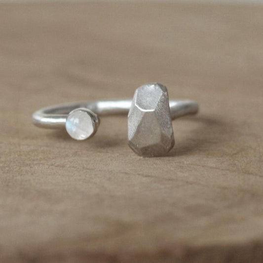 Stripes & Stones / moonstone / prsten