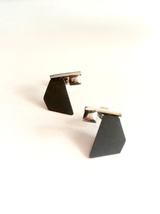 Asymmetric love / naušnice