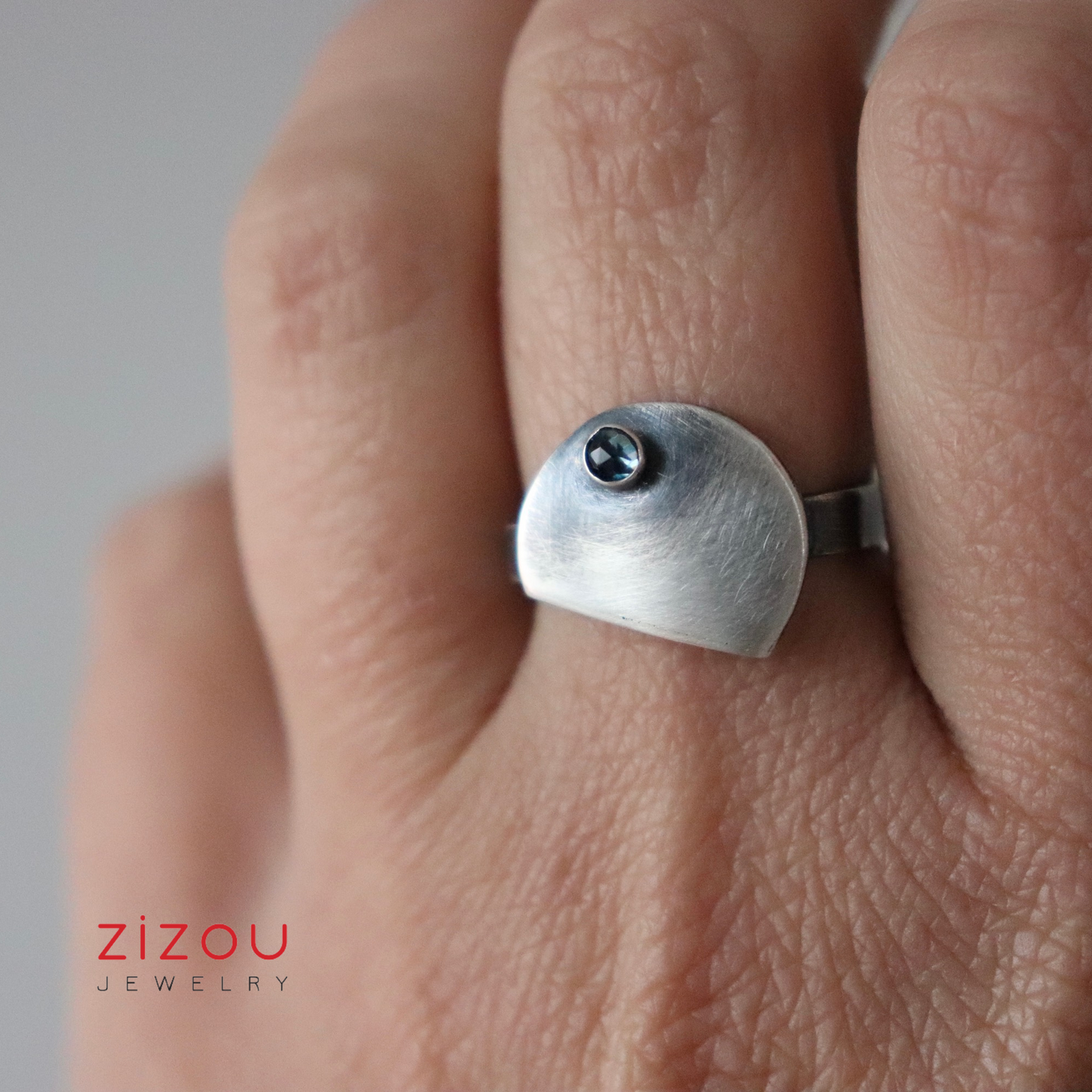 The Moon / topaz / prsten